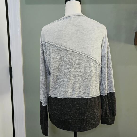 Mason & Belle Gray Colorblock Long Sleeve Top Size M - Picture 5 of 5